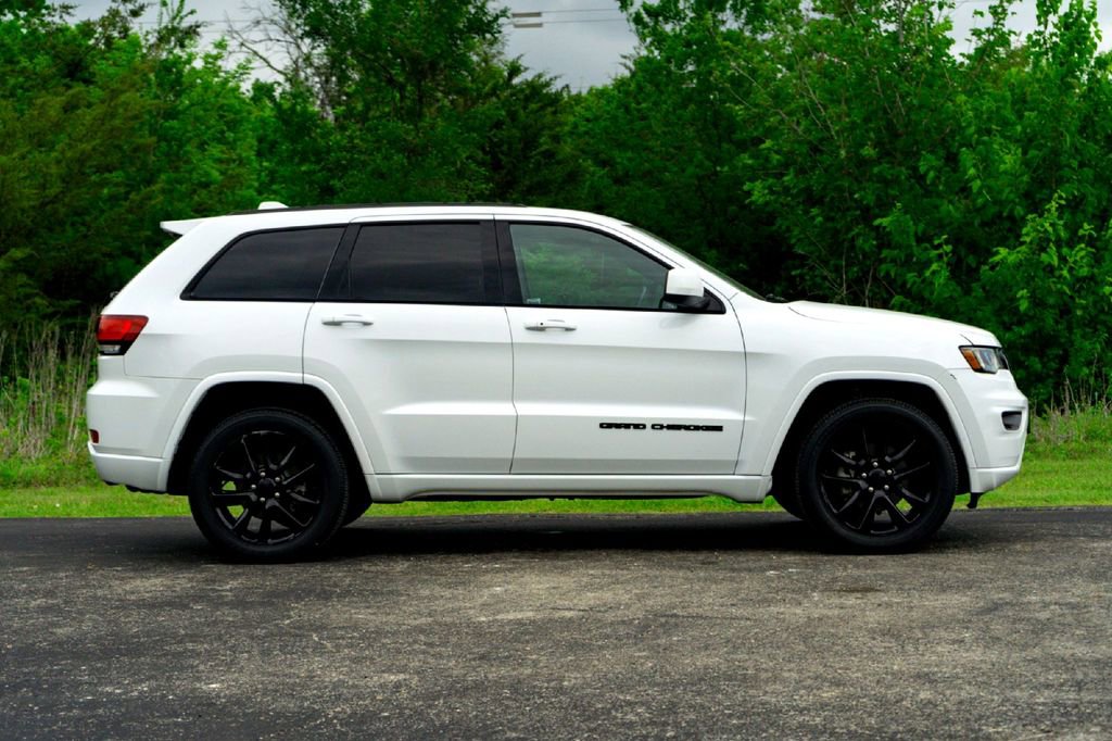 Used 2018 Jeep Grand Cherokee Altitude AWD/4WD image 5