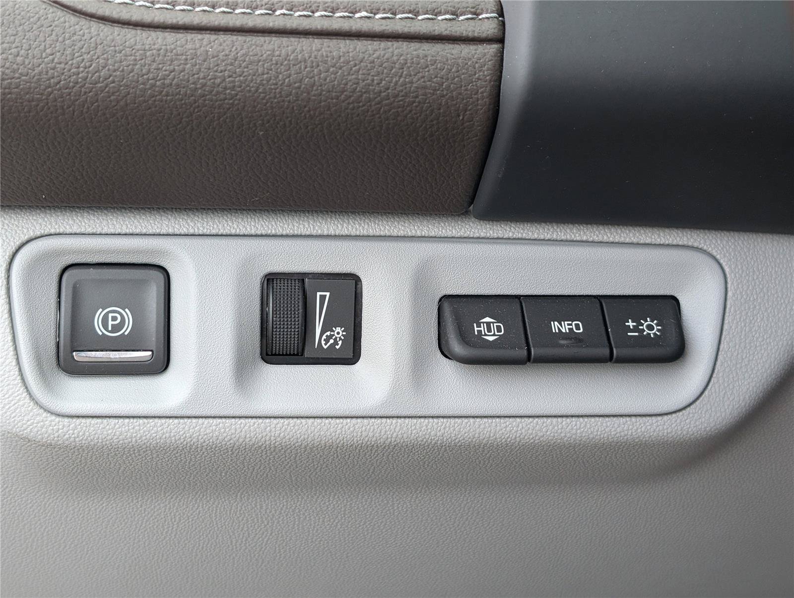 Used 2023 GMC Acadia SLT w/ Technology Package AWD/4WD image 26