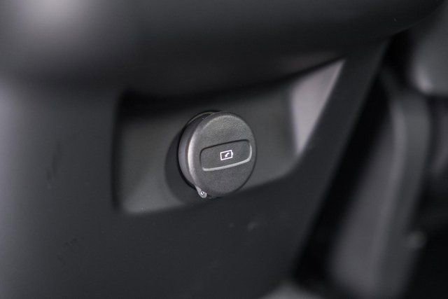 New 2026 Volvo XC60 B5 Plus w/ Protection Package Premier image 35