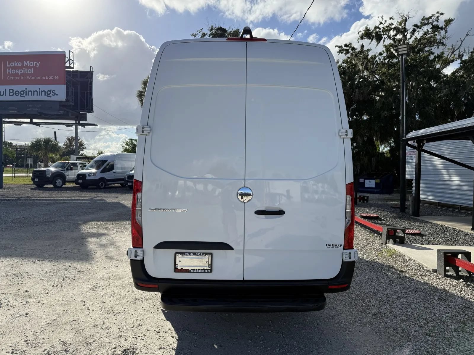 Used 2019 Freightliner Sprinter 170 RWD image 6