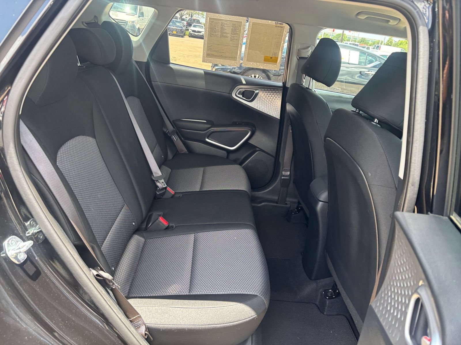 Used 2025 Kia Soul LX w/ LX Technology Package FWD image 23