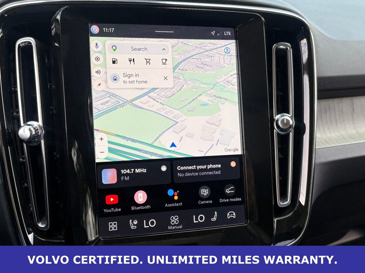 Certified 2025 Volvo XC40 B5 Core image 23