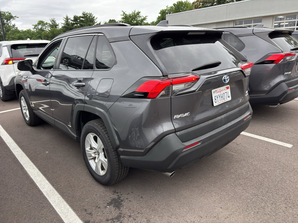 Used 2021 Toyota RAV4 LE AWD/4WD image 3