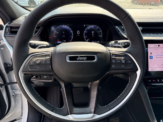 New 2026 Jeep Grand Cherokee Limited w/ Limited Altitude Package AWD/4WD image 18