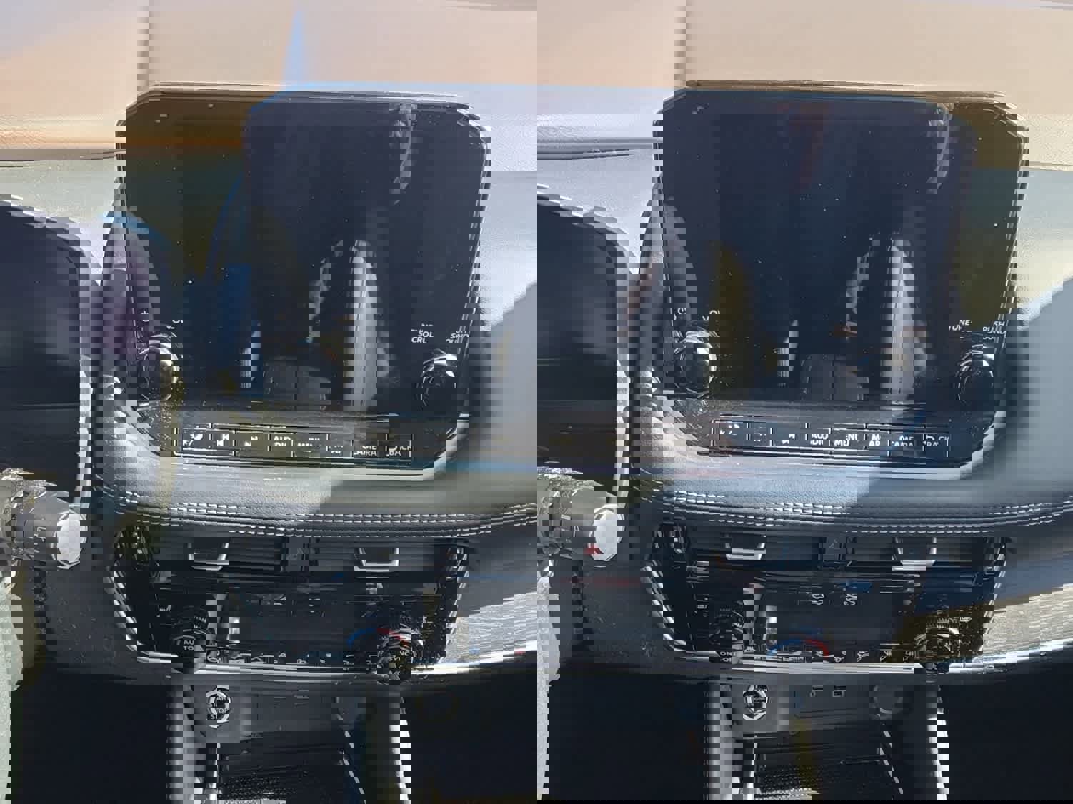 Used 2022 Nissan Rogue Platinum w/ Head-Up Display Package image 11