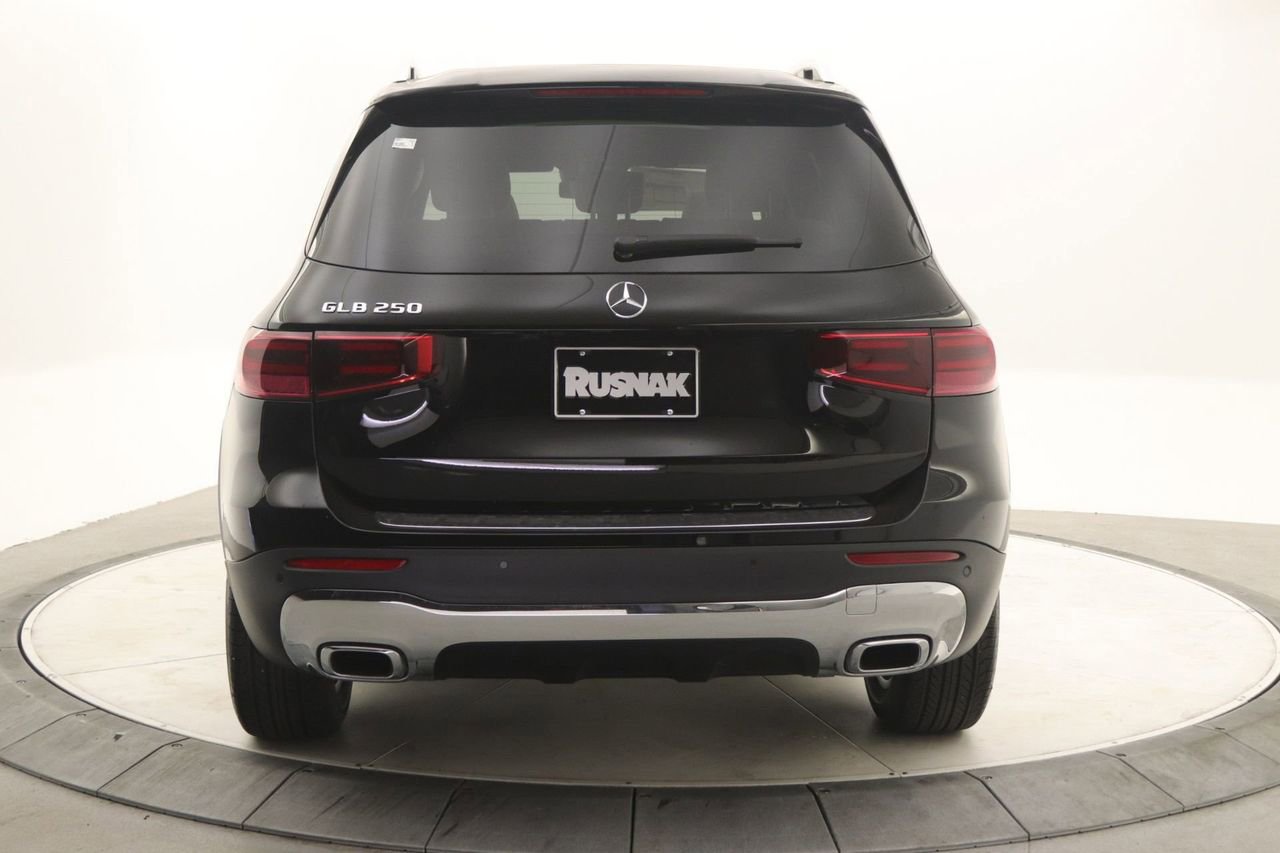 New 2026 Mercedes-Benz GLB 250 image 3