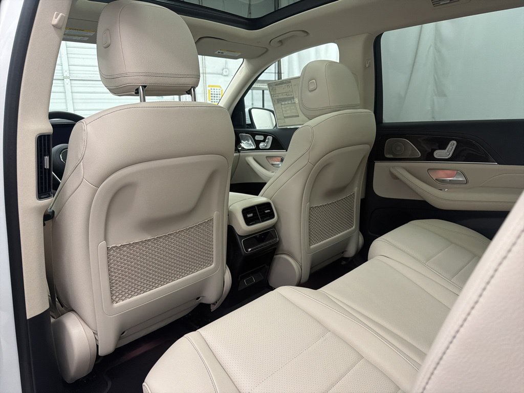 Used 2026 Mercedes-Benz GLS 450 4MATIC image 17