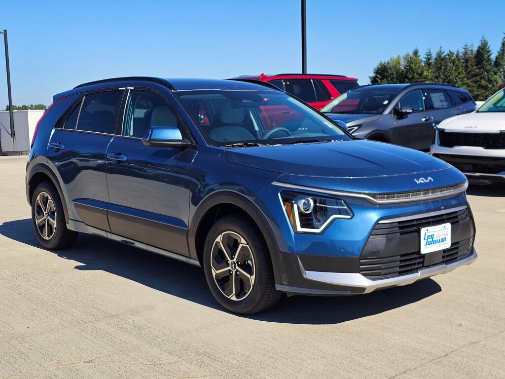 New 2026 Kia Niro EX FWD image 3