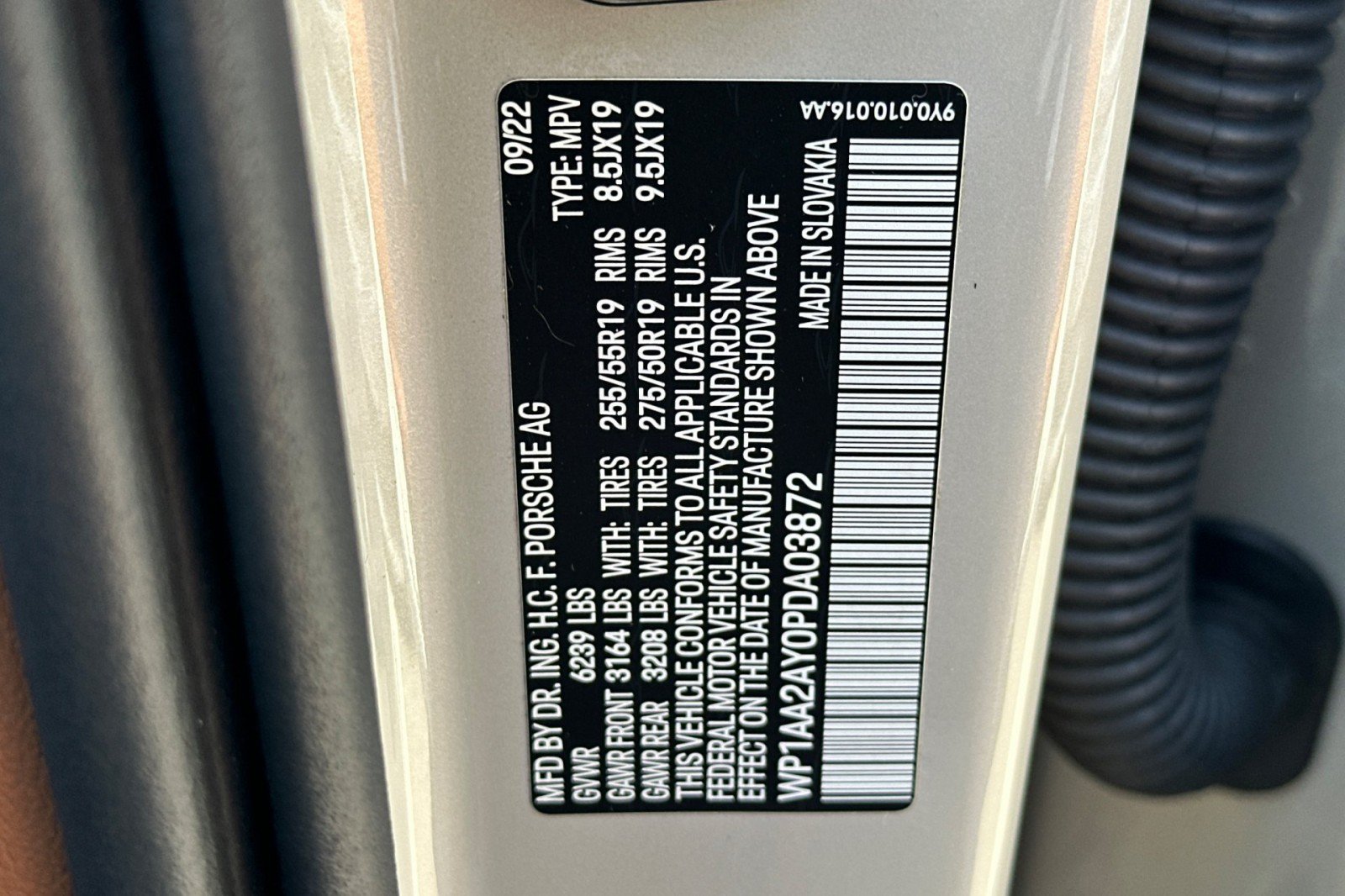 Certified 2023 Porsche Cayenne AWD/4WD image 29