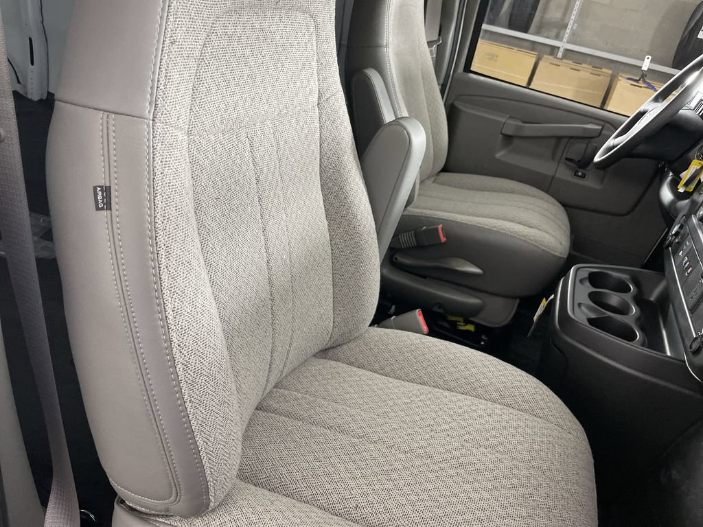 New 2025 GMC Savana 2500 Extended w/ Driver Convenience Package RWD image 33