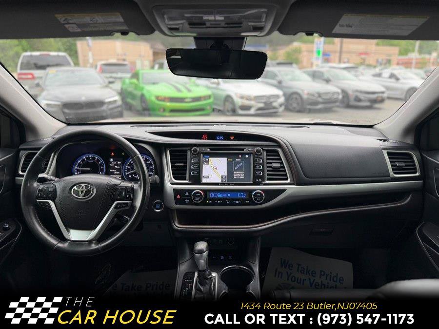 Used 2018 Toyota Highlander XLE w/ Protection Package #3 AWD/4WD image 24