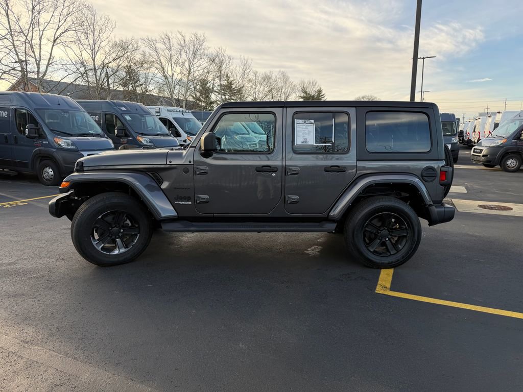 Used 2022 Jeep Wrangler Unlimited Sahara image 4