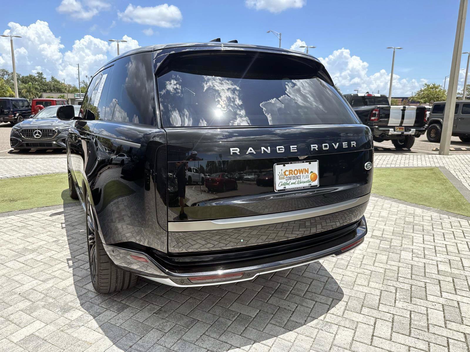Used 2023 Land Rover Range Rover SE AWD/4WD image 9