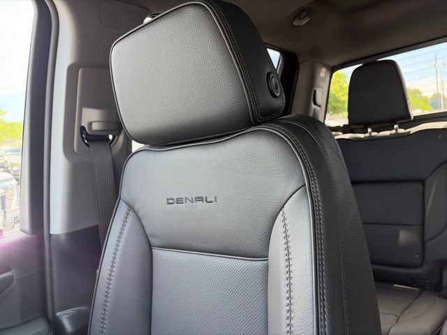 New 2026 GMC Sierra 2500 Denali w/ Denali Reserve Package AWD/4WD image 36