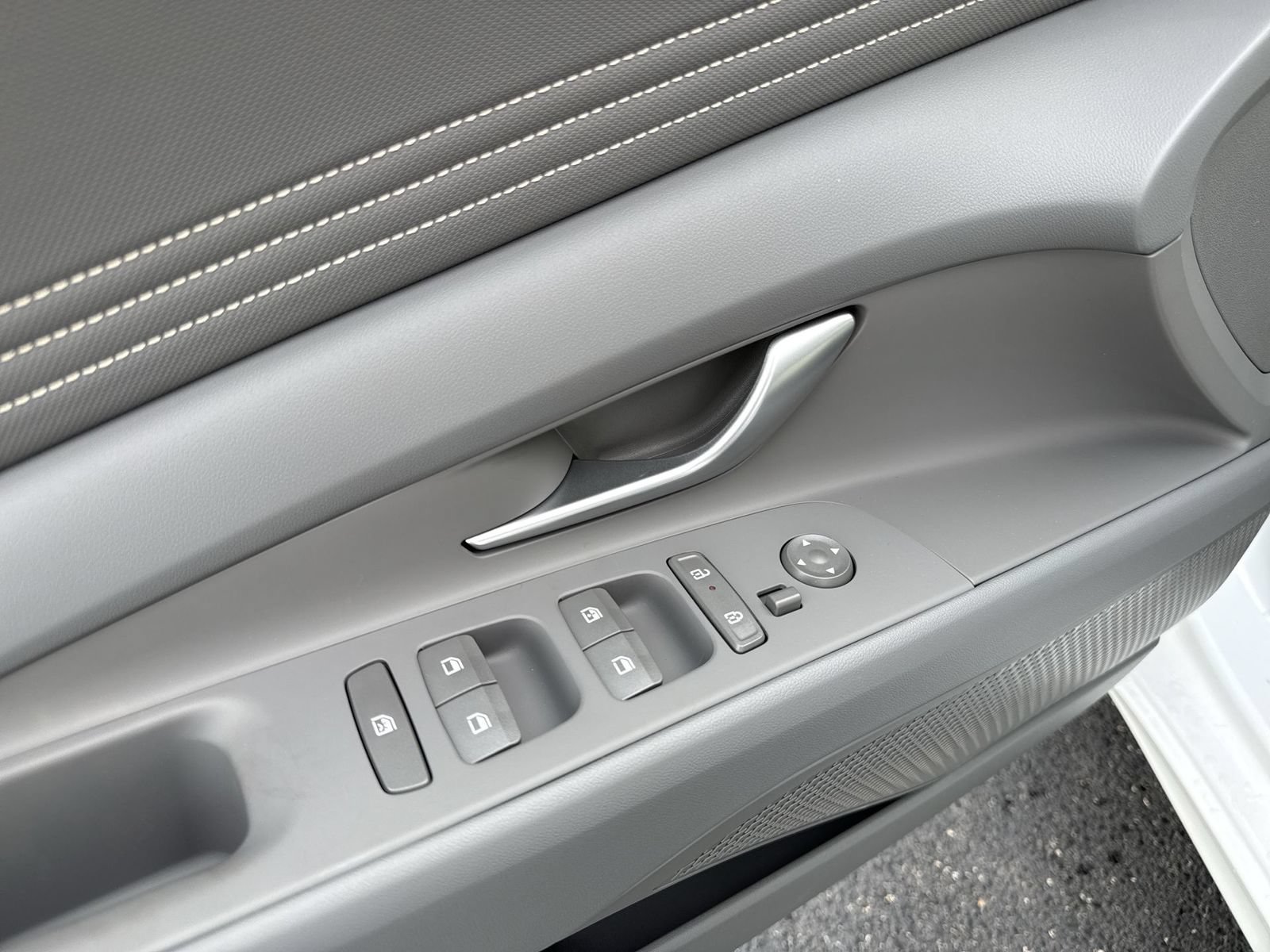 New 2026 Hyundai Elantra Sport FWD image 16