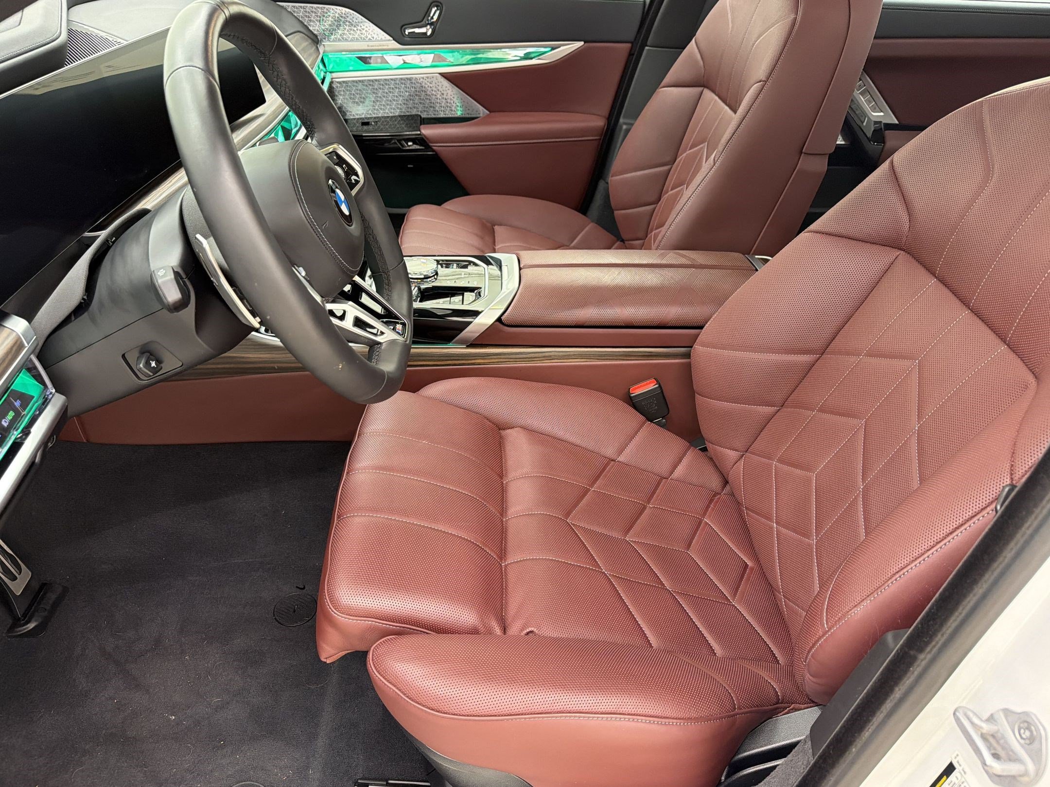 Certified 2025 BMW 760i xDrive AWD/4WD image 5