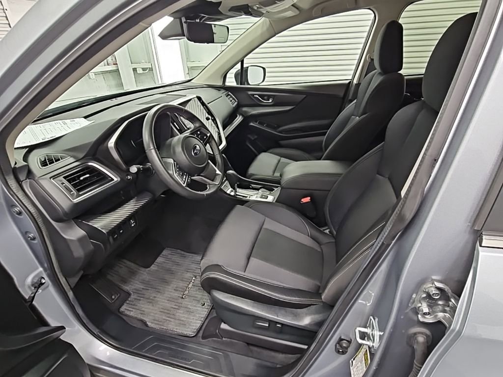 Used 2024 Subaru Ascent Premium w/ Convenience Package image 11