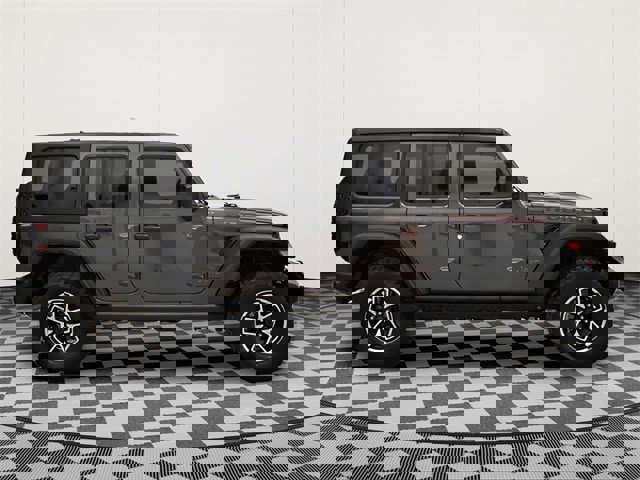 Used 2024 Jeep Wrangler Unlimited Rubicon w/ Technology Group image 2