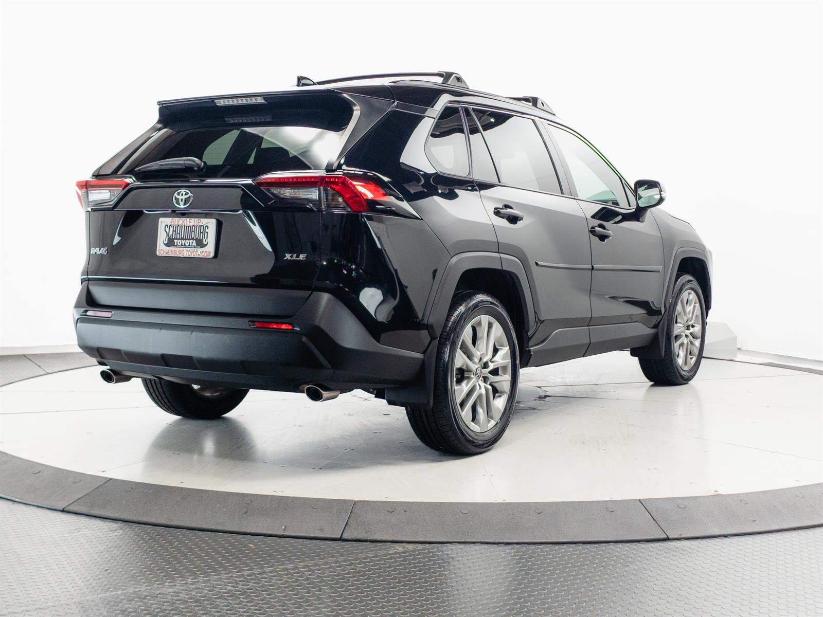 Used 2021 Toyota RAV4 XLE Premium w/ Carpet Mat Package (TMS) FWD image 12