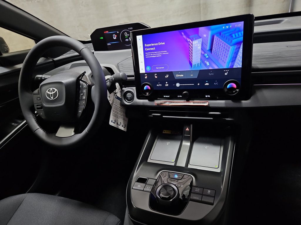 New 2026 Toyota C-HR w/ Cold Weather Package AWD/4WD image 34