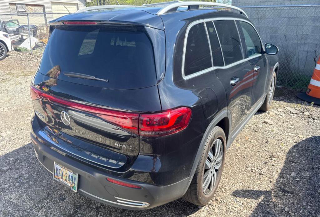 Used 2023 Mercedes-Benz EQB 300 4MATIC image 2