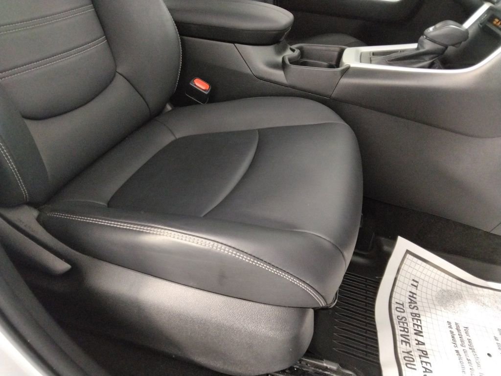 Used 2021 Toyota RAV4 XLE Premium image 36