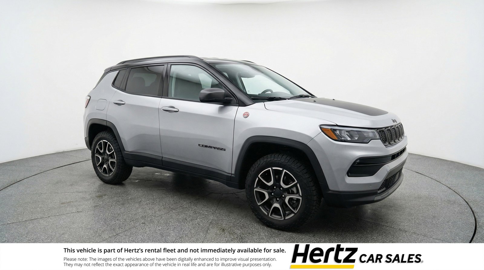 Used 2025 Jeep Compass Trailhawk w/ Trailer Tow Group AWD/4WD image 1