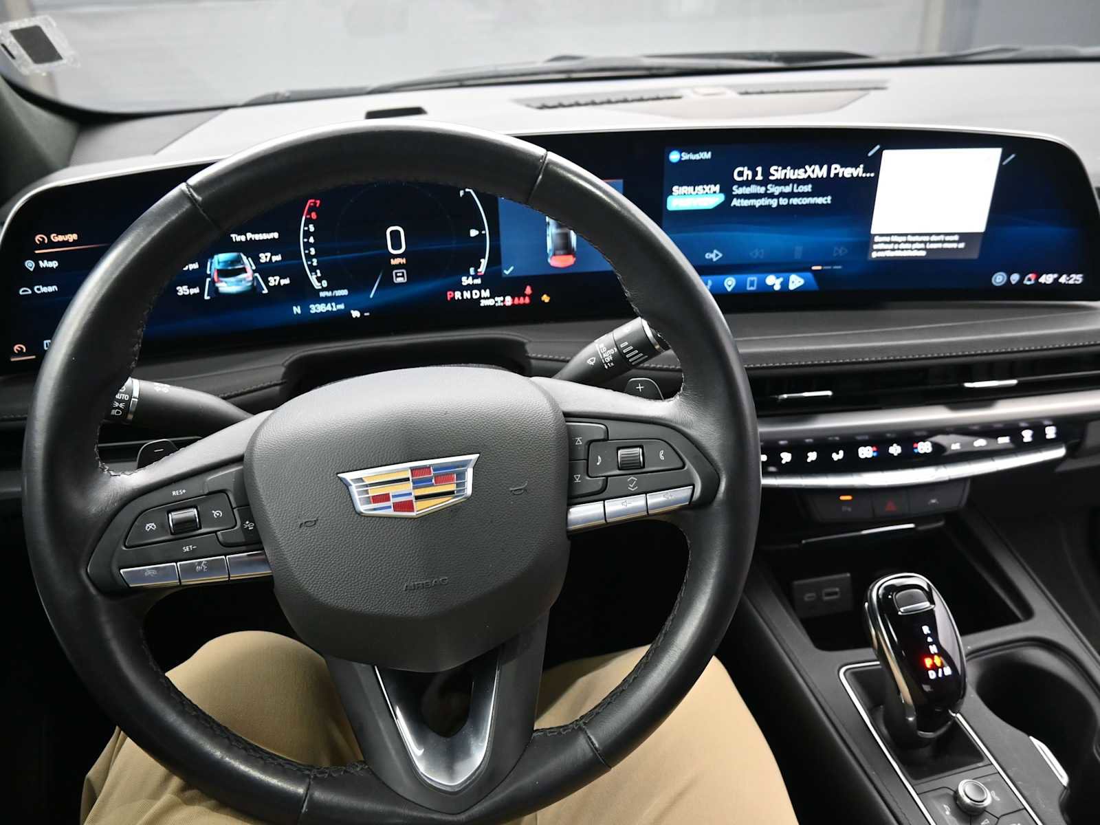 Used 2024 Cadillac XT4 Premium Luxury image 17