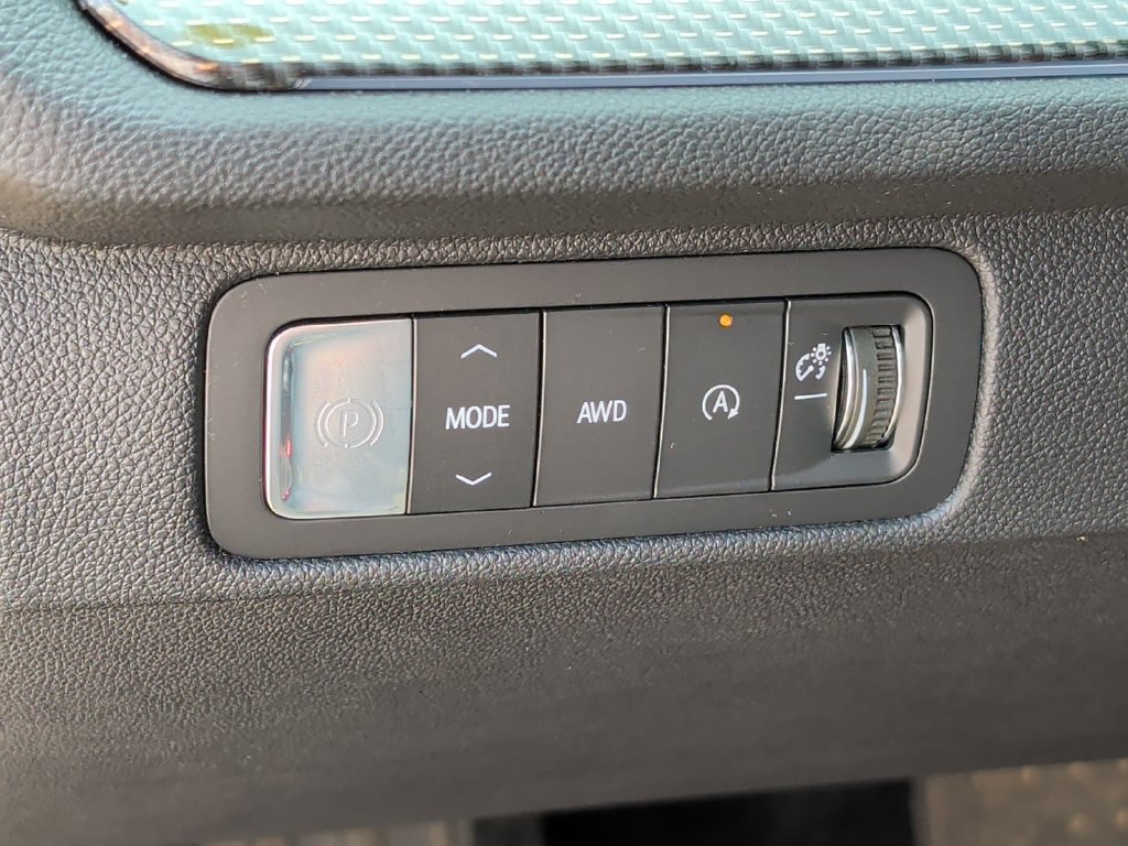 Used 2026 Chevrolet Traverse High Country w/ LPO, Floor Liner Package AWD/4WD image 14