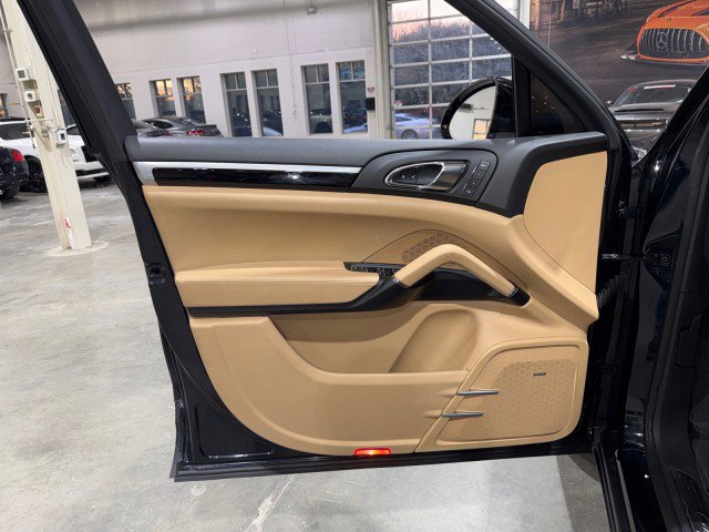 Used 2016 Porsche Cayenne image 49