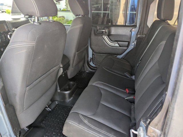 Used 2015 Jeep Wrangler Unlimited Sahara AWD/4WD image 19
