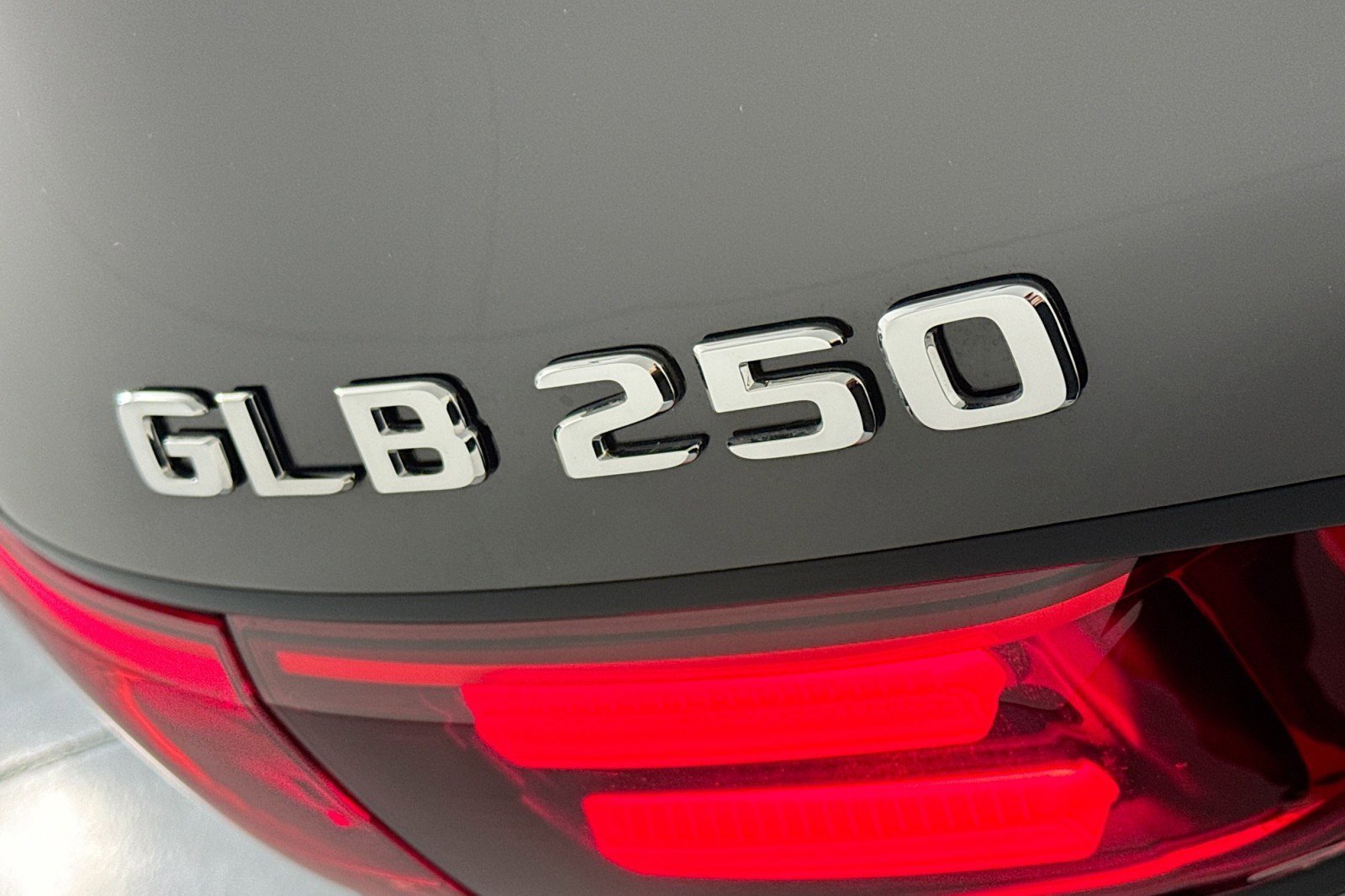 Certified 2025 Mercedes-Benz GLB 250 image 9
