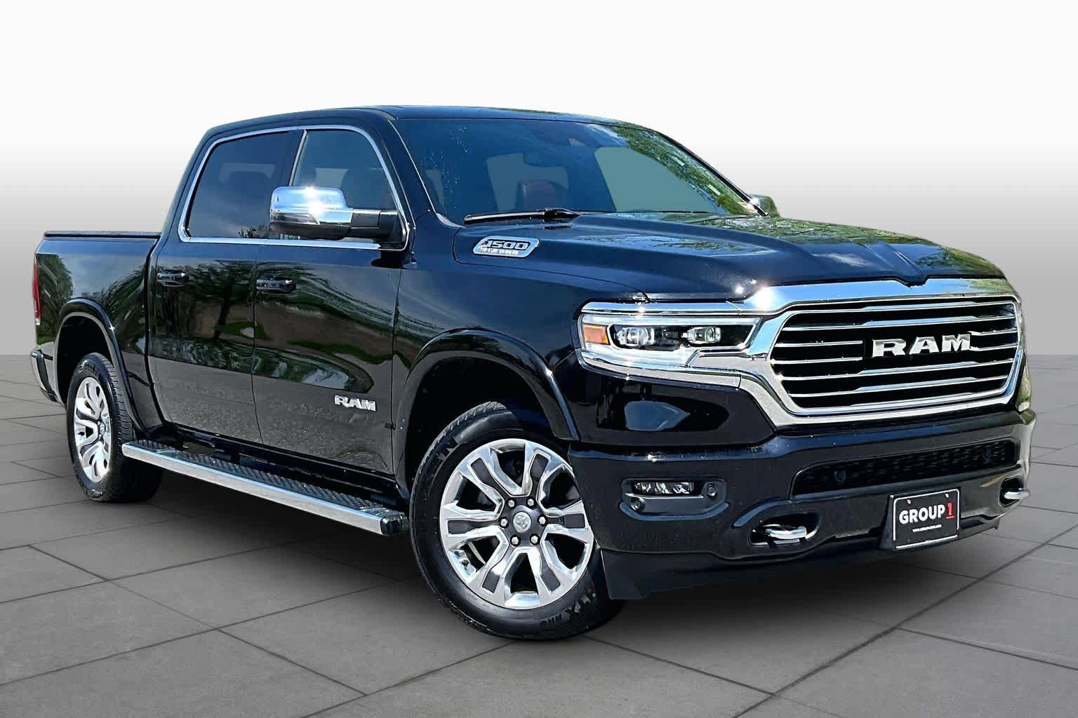 Used 2023 RAM 1500 Limited w/ Body Color Bumper Group AWD/4WD image 3