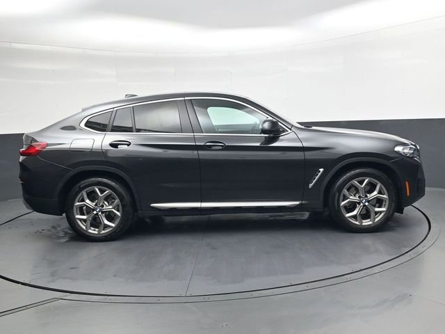 Used 2025 BMW X4 xDrive30i image 3