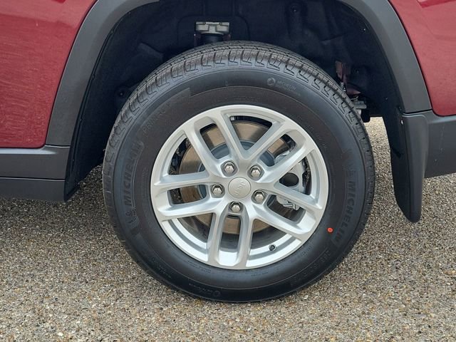 New 2026 Jeep Grand Cherokee L Laredo image 19