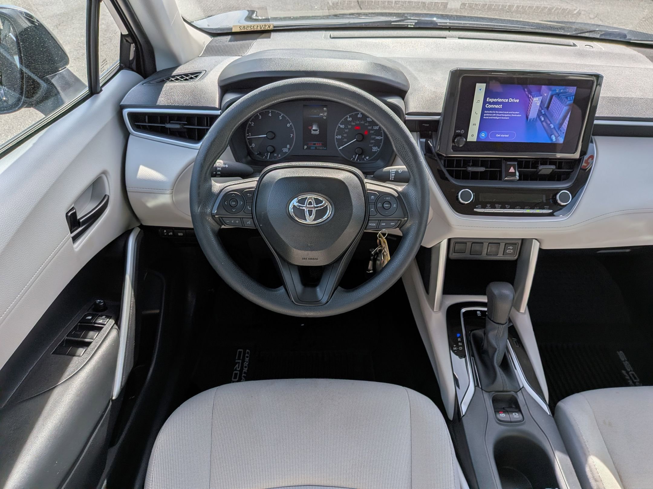 Used 2025 Toyota Corolla Cross L AWD/4WD image 30