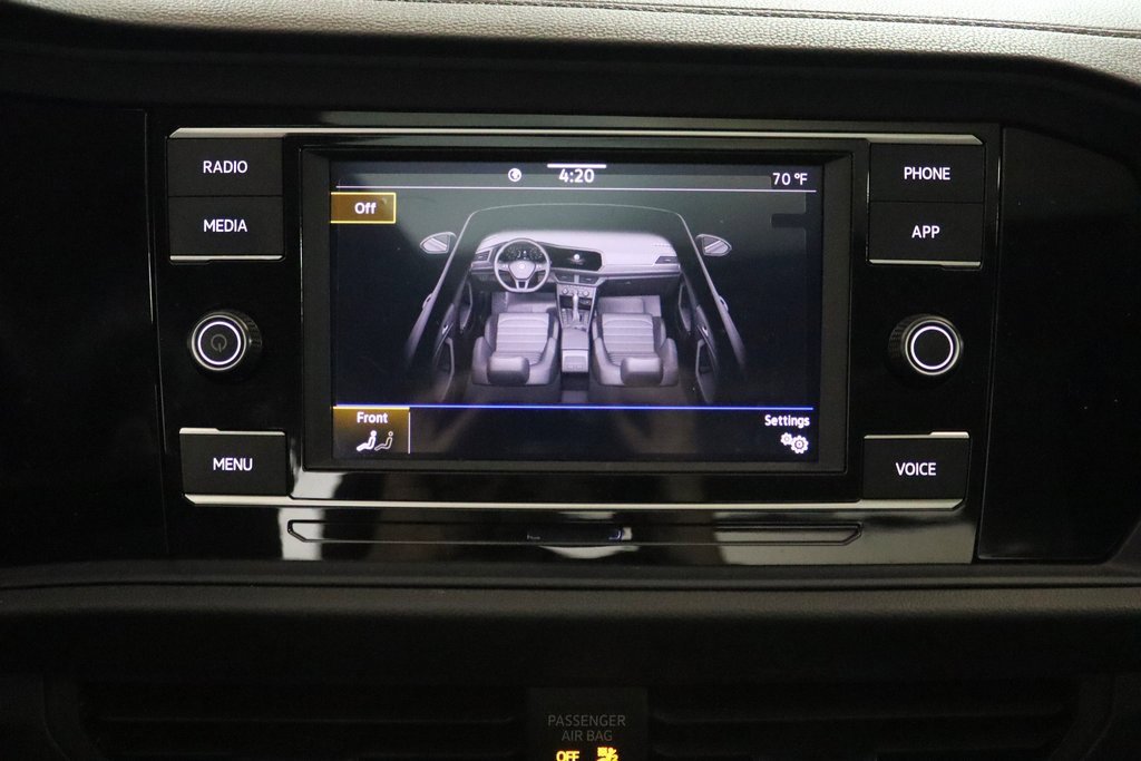 Used 2024 Volkswagen Jetta SE w/ Panoramic Sunroof Package image 18