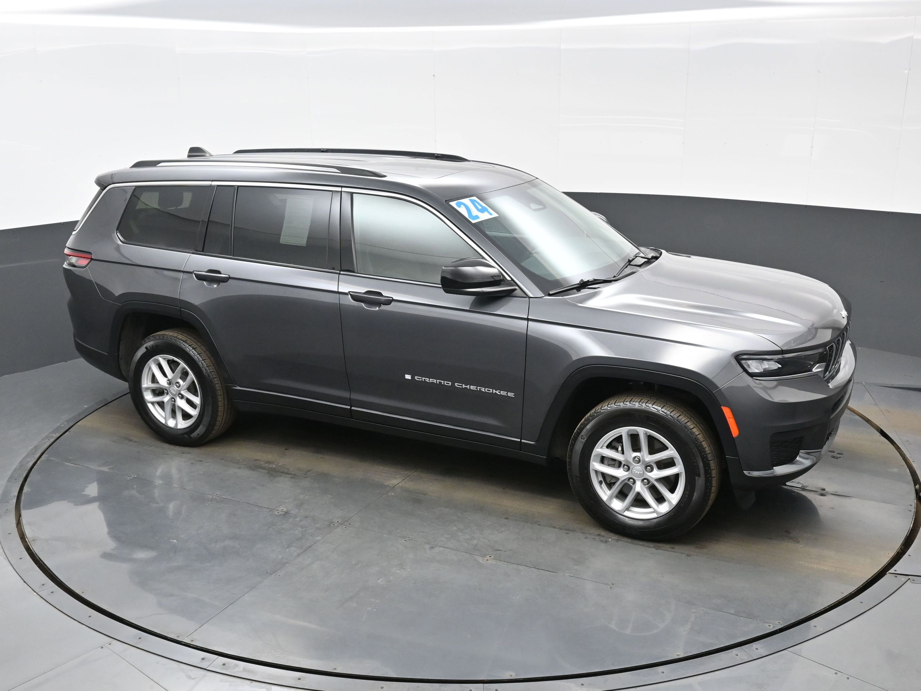 Used 2024 Jeep Grand Cherokee L Laredo w/ Luxury Tech Group I image 40