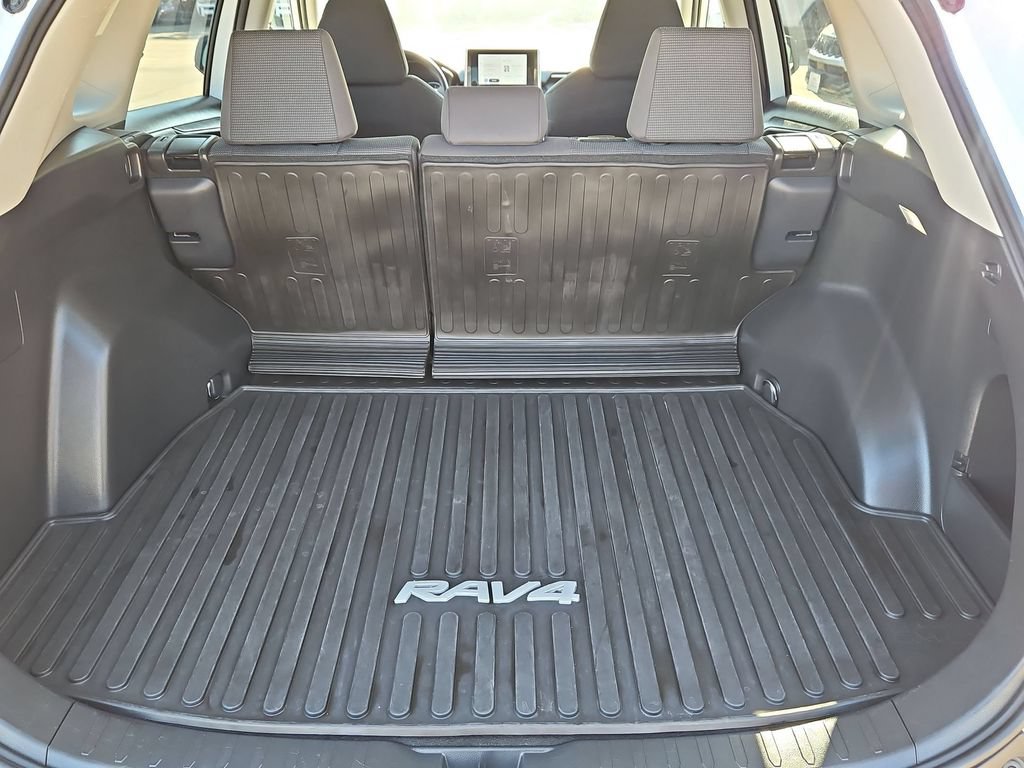 Used 2025 Toyota RAV4 LE FWD image 29