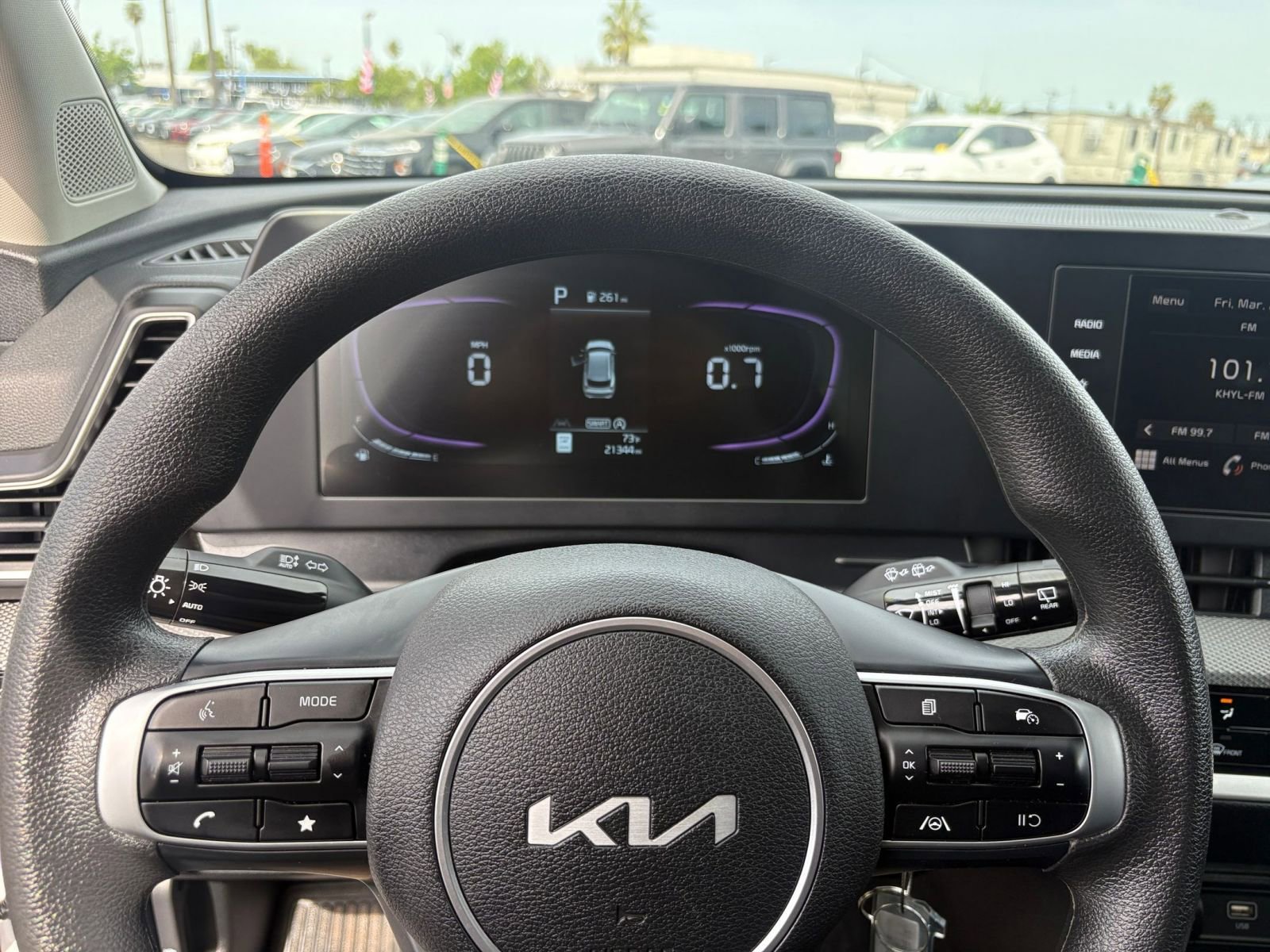 Used 2025 Kia Sportage LX image 27