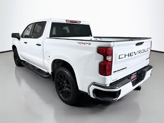 Used 2025 Chevrolet Silverado 1500 Custom w/ Turbomax Blackout Package AWD/4WD image 5