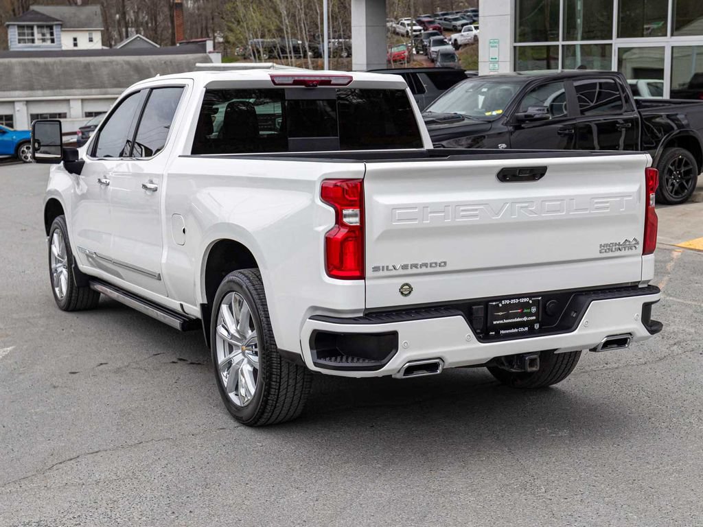 Used 2024 Chevrolet Silverado 1500 High Country w/ Technology Package AWD/4WD image 6