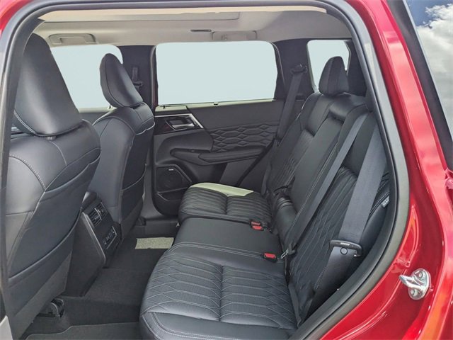 New 2025 Mitsubishi Outlander SEL image 13