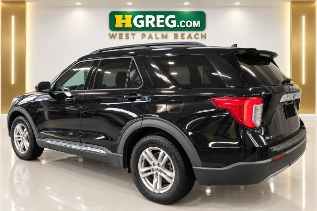 Used 2021 Ford Explorer XLT w/ Equipment Group 202A RWD image 2