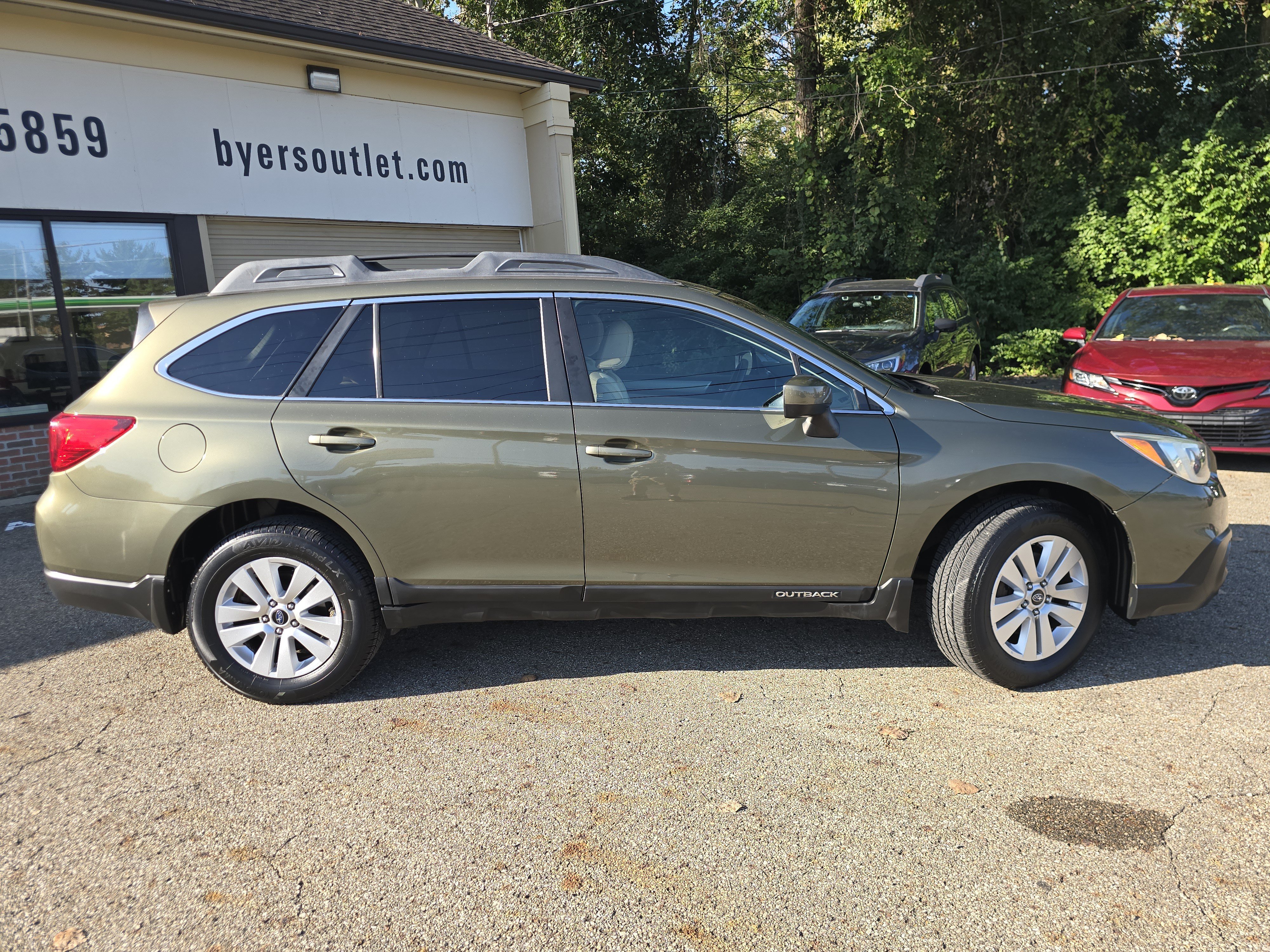 Used 2015 Subaru Outback 2.5i Premium AWD/4WD image 8