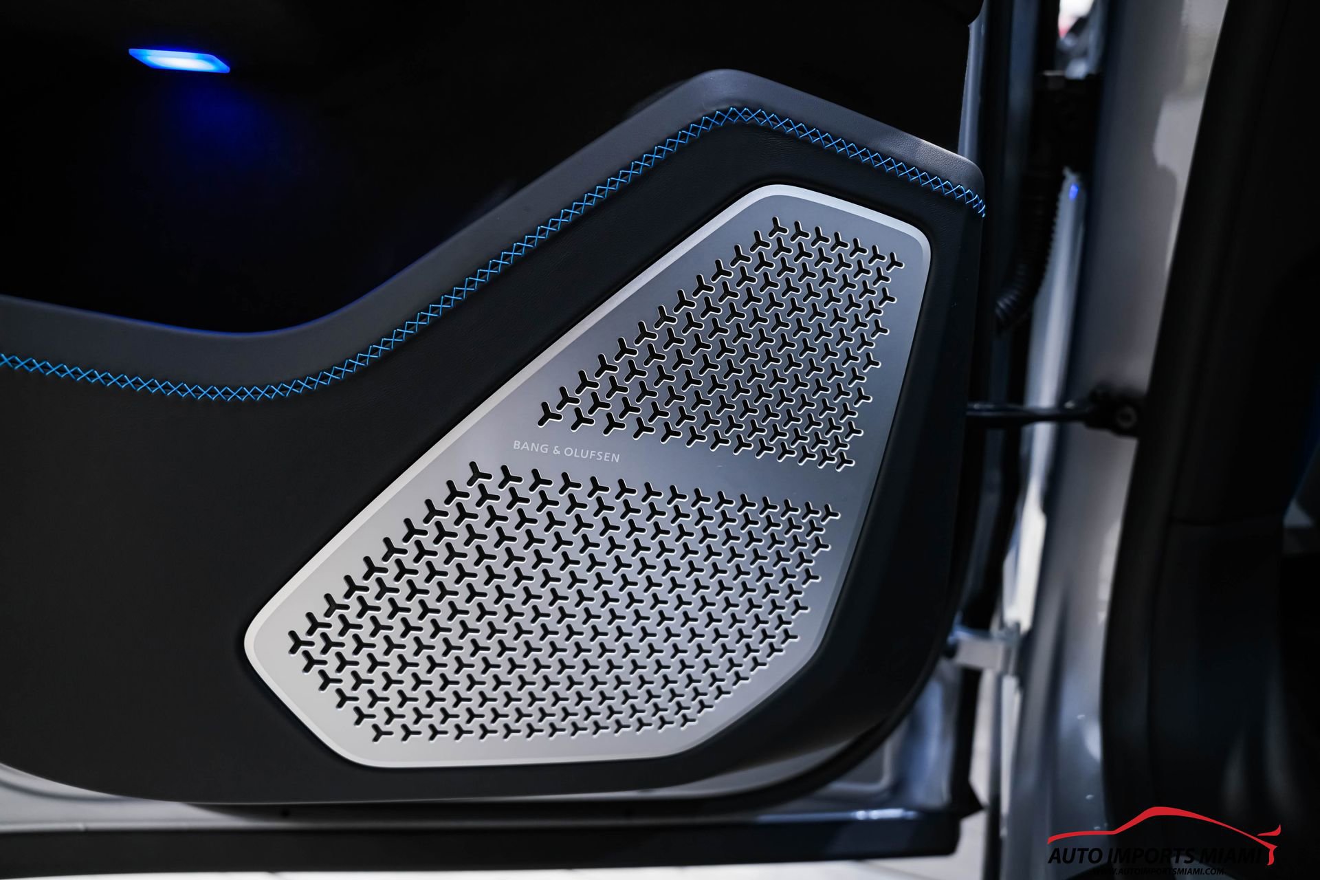 Used 2025 Lamborghini Urus SE image 68