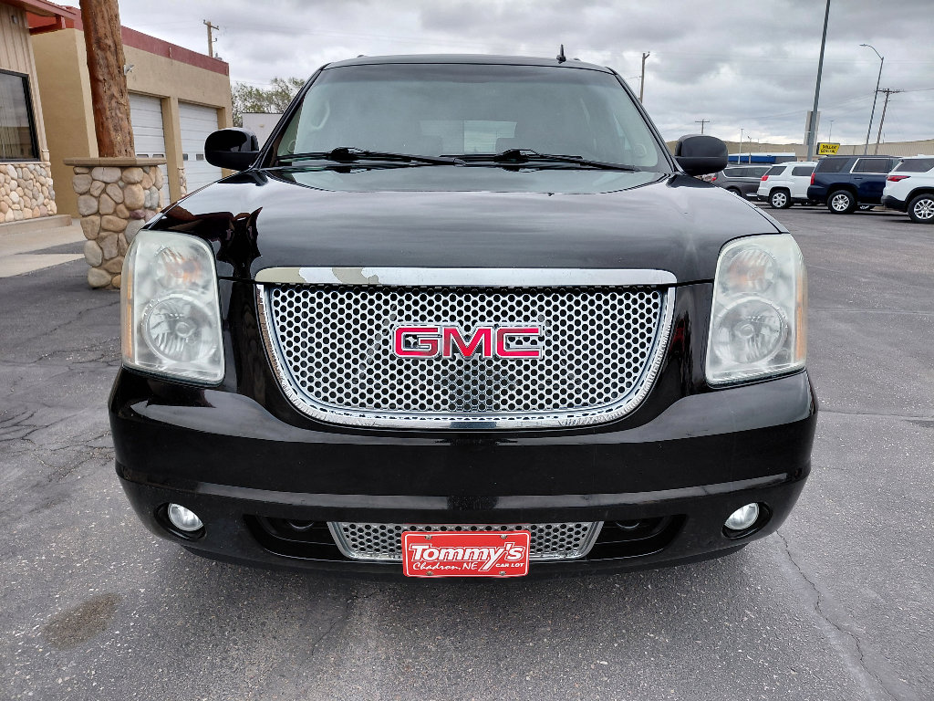 Used 2011 GMC Yukon XL Denali AWD/4WD image 3