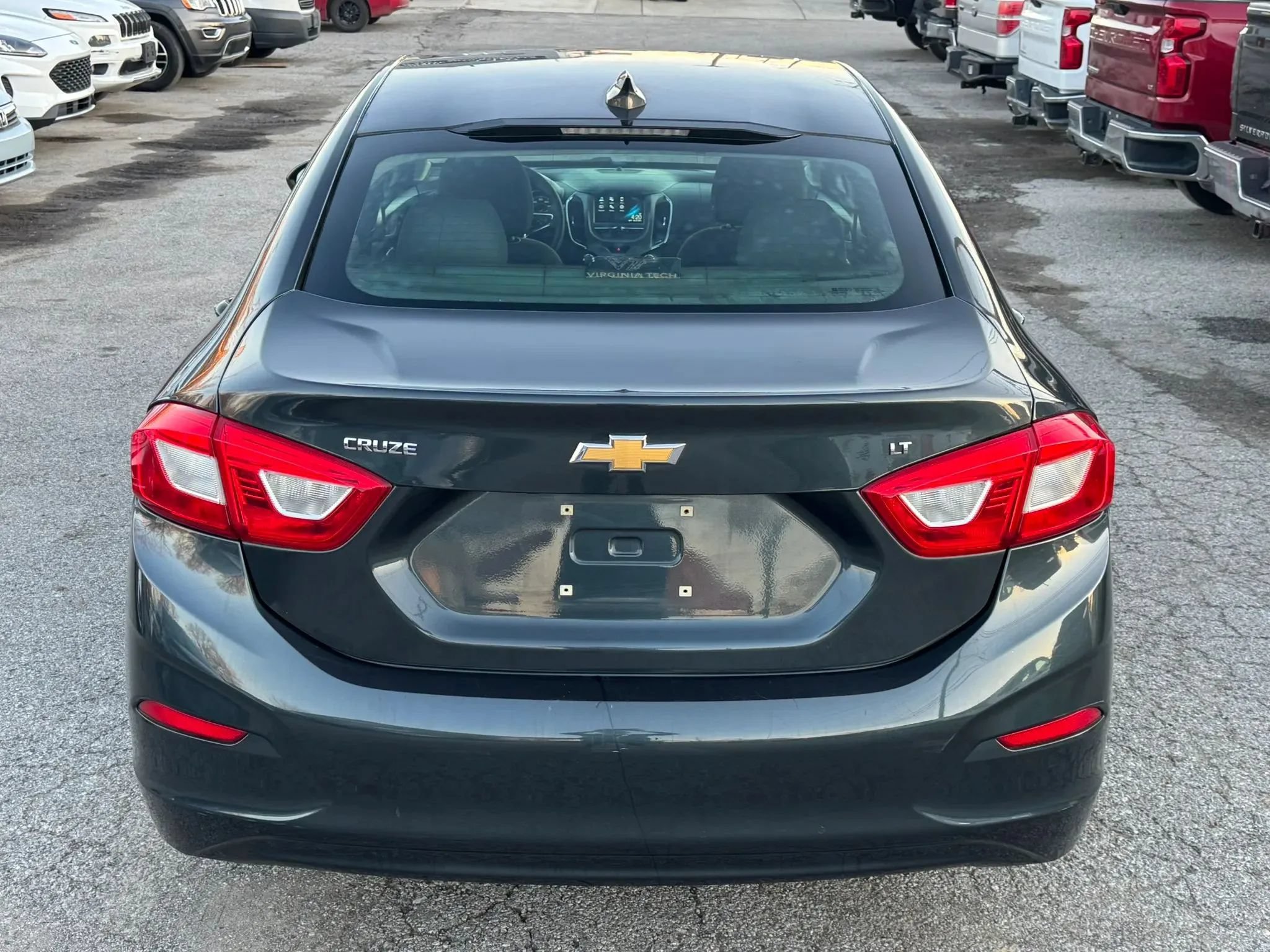 Used 2017 Chevrolet Cruze LT w/ Convenience Package FWD image 4