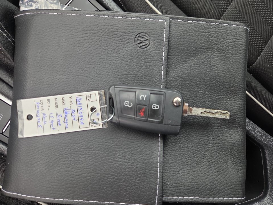 Used 2024 Volkswagen Jetta Sport FWD image 37