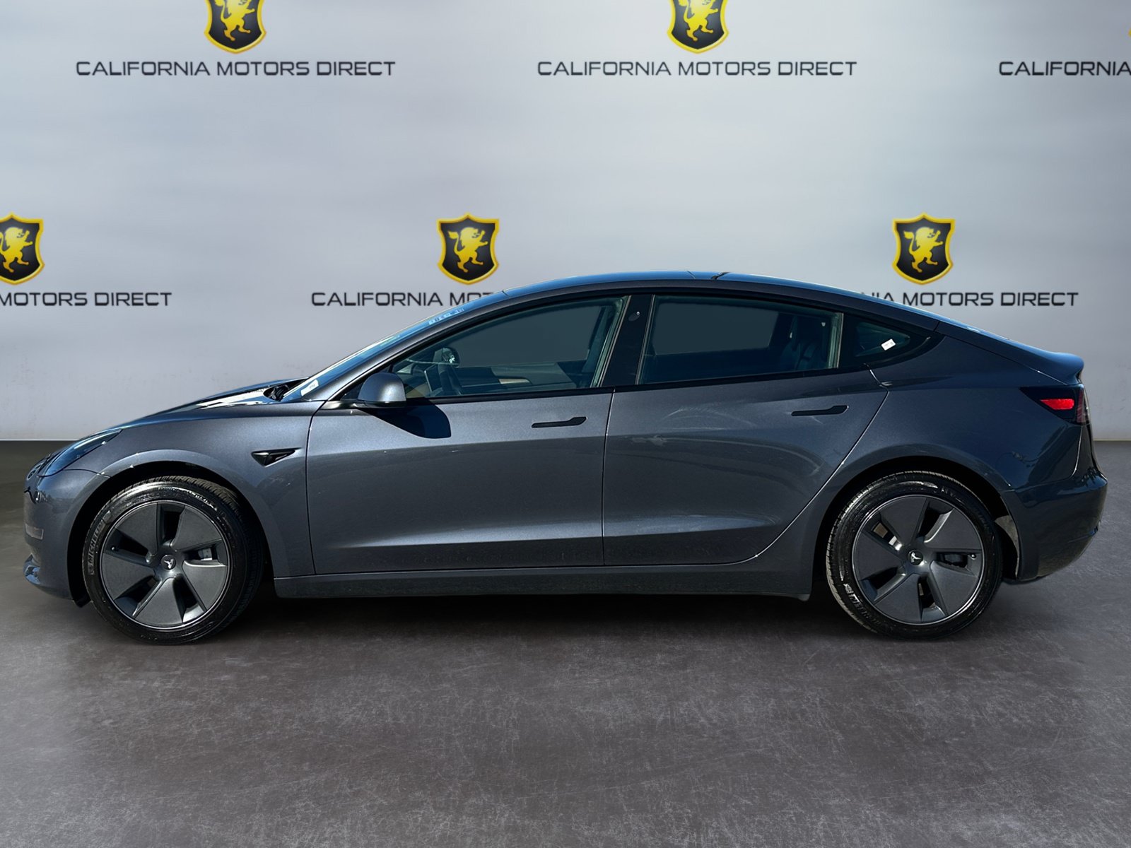 Used 2023 Tesla Model 3 Standard Range RWD image 2